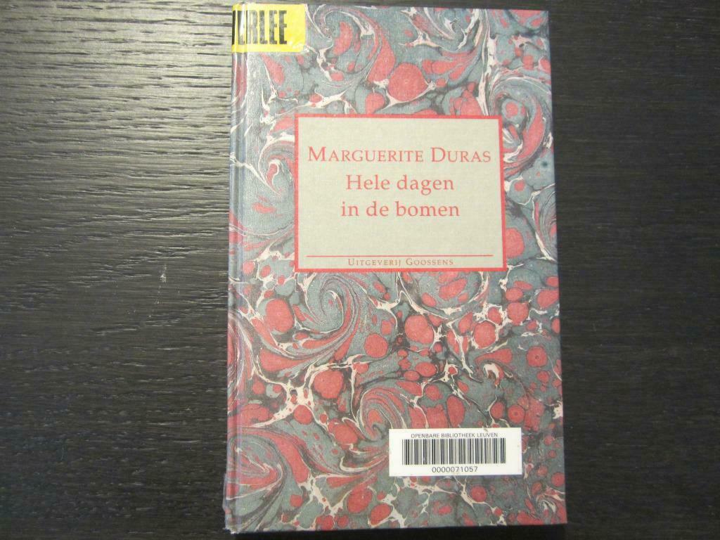 Hele dagen in de bomen  (Marguerite Duras), Boeken, Ophalen of Verzenden, Gelezen, Nederland