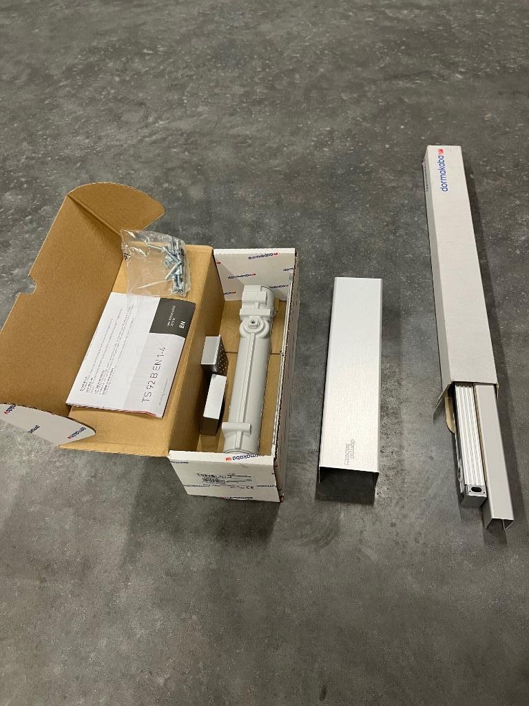Deurpomp deurdranger Dorma nieuw, Doe-het-zelf en Bouw, Hang- en Sluitwerk, Ophalen, Nieuw, Overige materialen, Overige typen