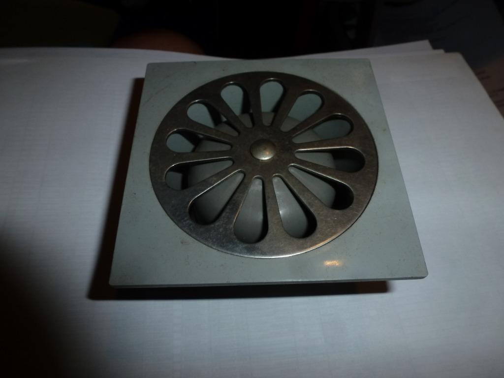 klein kunststof klokrooster afmetingen 10 x 10 cm, Afvoer, PVC, Nieuw, Minder dan 2 meter