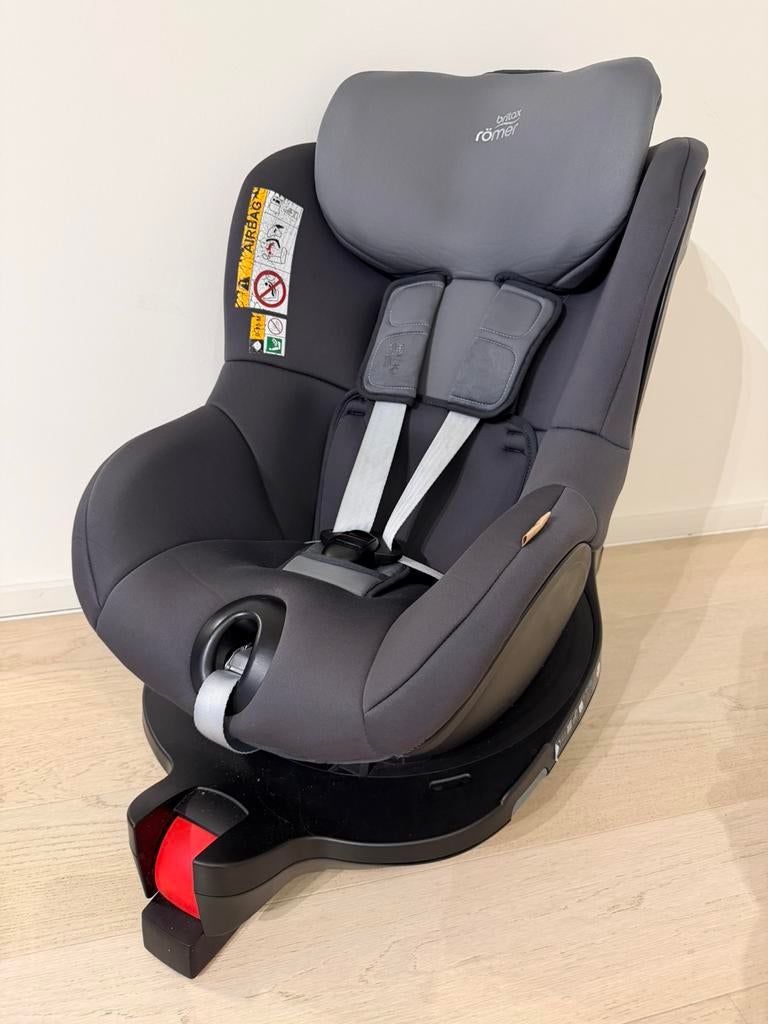Britax-Romer Dualfix Pro M Middernachtgrijs i-Size (x2), Kinderen en Baby's, Autostoeltjes, Zo goed als nieuw, Romer, Isofix, Ophalen