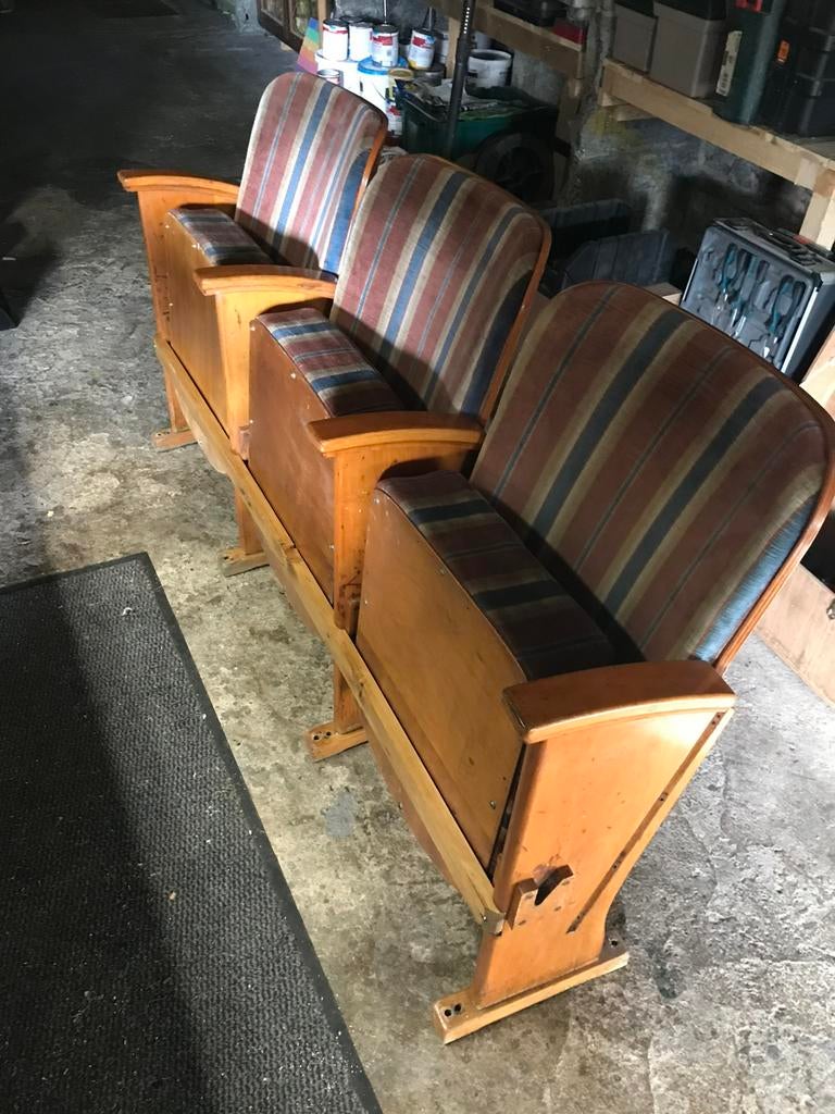 Vintage bioscoopstoelen, Ophalen