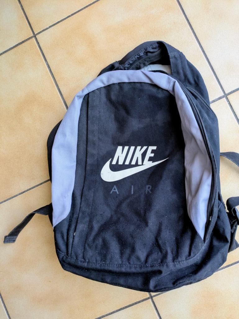 Sac à dos NIKE, Autres marques, 25 à 40 cm, Comme neuf, 30 à 45 cm