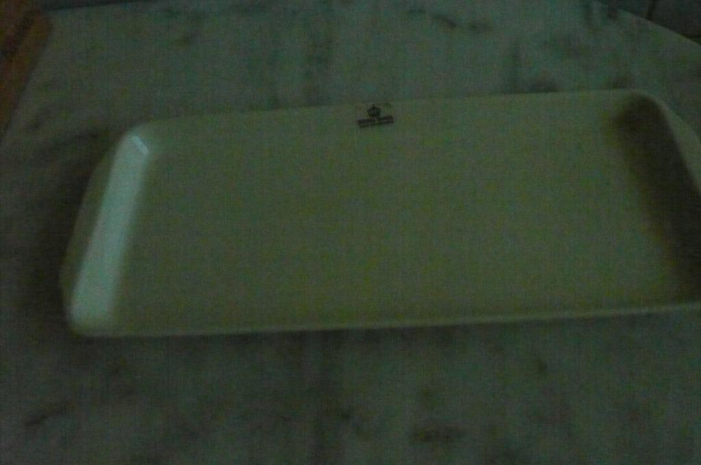 Royal Boch Belgium  cakeschaal - ivory - nieuw, Ophalen of Verzenden, Gebruikt