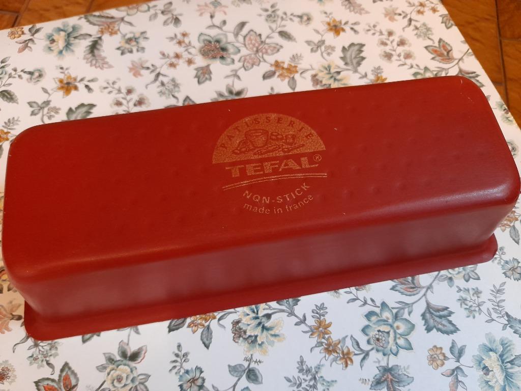 Tefal - Moule à cake rectangle rouge, antiadhésif - 25x11 cm, Enlèvement, Comme neuf, Gâteaux et Tartes, Moule