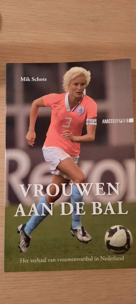 Mik Schots - Vrouwen aan de bal, Ophalen, Mik Schots