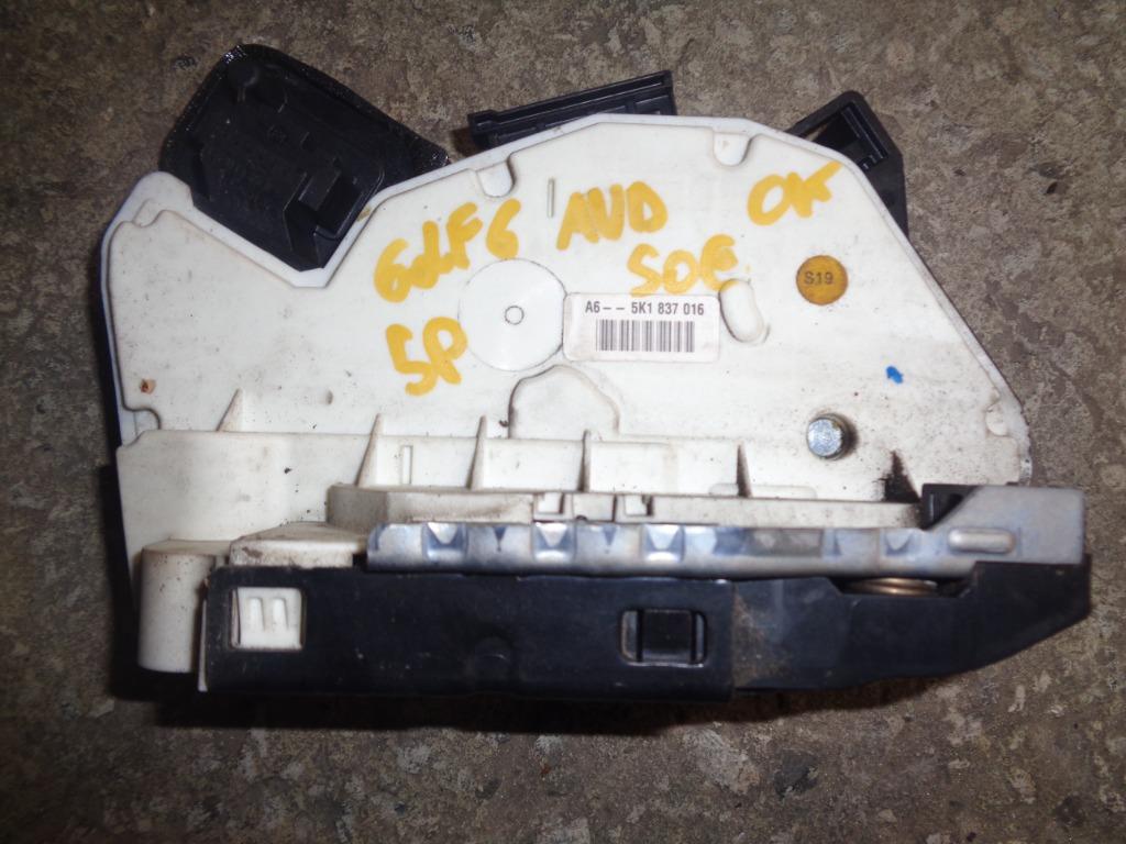 A vendre serrure de porte avant droit VW Golf 6 5portes, Enlèvement, Utilisé, Volkswagen