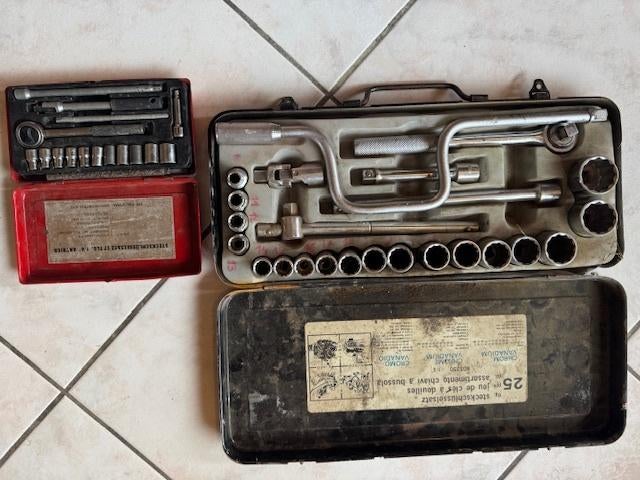 clés à douille : 2 jeux, Bricolage & Construction, Enlèvement, Utilisé