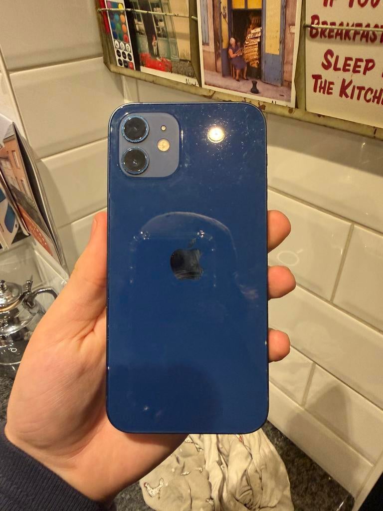 iPhone 12 Blauw 64 GB + lader + beschermglaasje, Telecommunicatie, Mobiele telefoons | Apple iPhone, 64 GB, Zonder abonnement