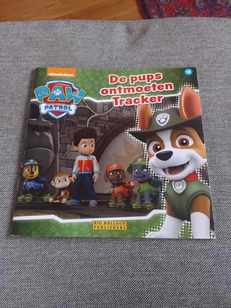 Paw Patrol de pups ontmoeten tracker, Ophalen of Verzenden, Zo goed als nieuw