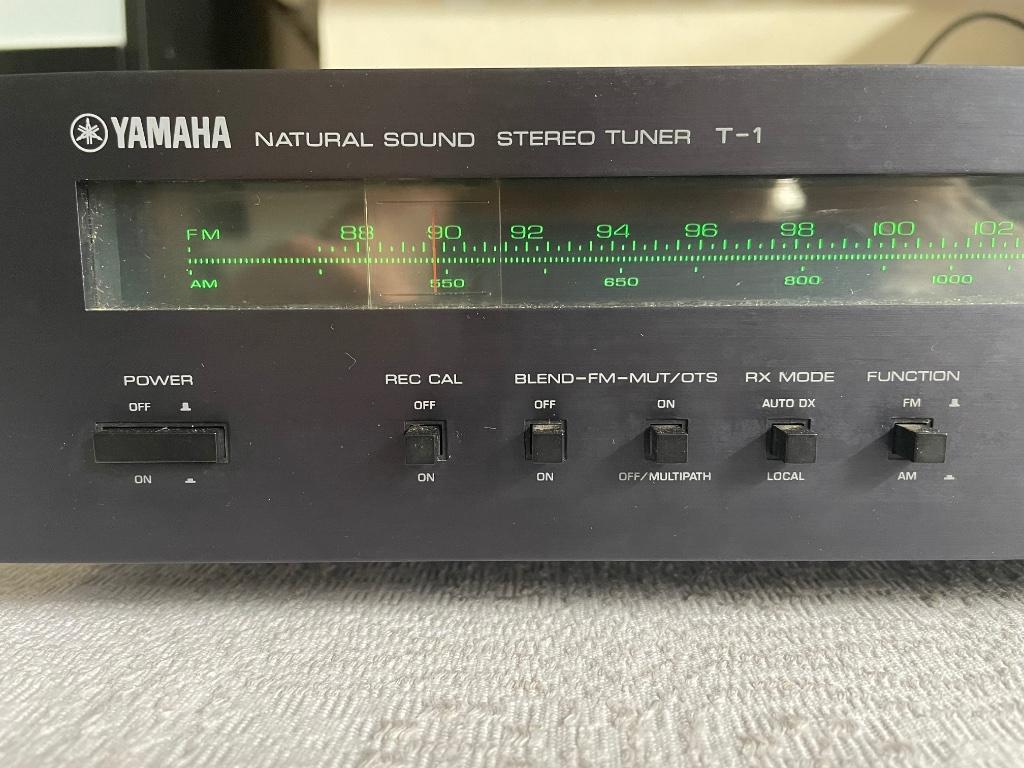 Yamaha T-1 Natural Sound Stereo Tuner/ VINTAGE/, Utilisé, Analogique