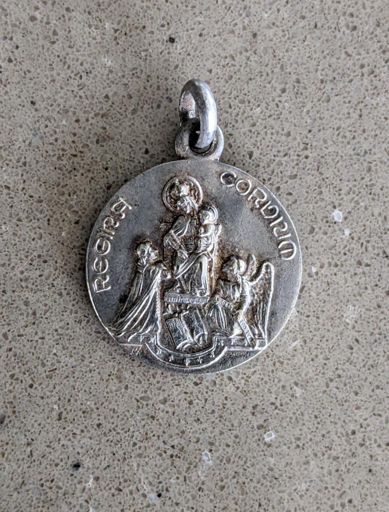Medaillon, hanger Regina Cordium, Ophalen of Verzenden, Zo goed als nieuw, Sieraad, Christendom | Katholiek