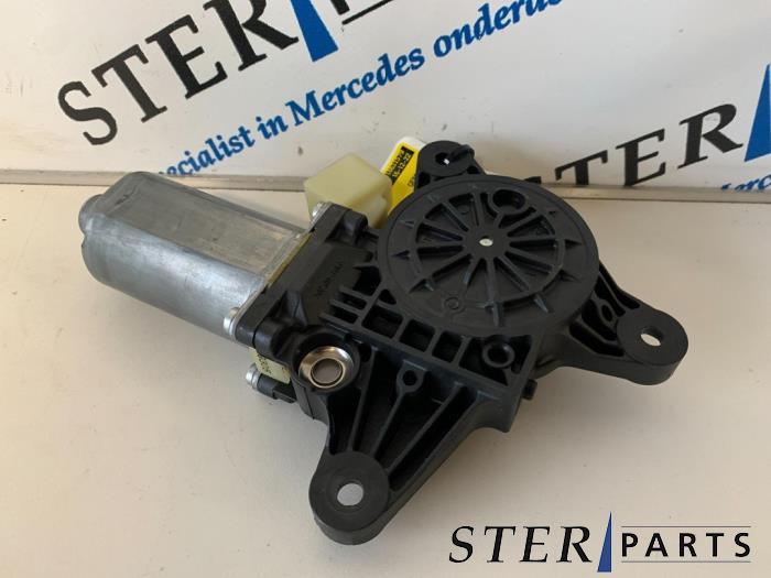 Raammotor Portier van een Mercedes Vito, Ophalen of Verzenden, 3 maanden garantie, Gebruikt, Mercedes-Benz