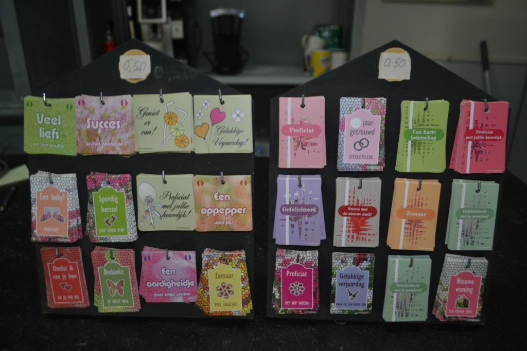 Kaartjes voor gelegenheden verjaardag, pensioen, + displays, Ophalen of Verzenden, Zo goed als nieuw