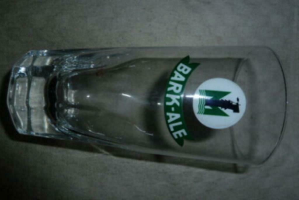 #L bier glas BARK ALE " groen ~ 8 hoekige voet ; smal ", Verzamelen, Glas en Drinkglazen, Nieuw, Bierglas, Ophalen of Verzenden