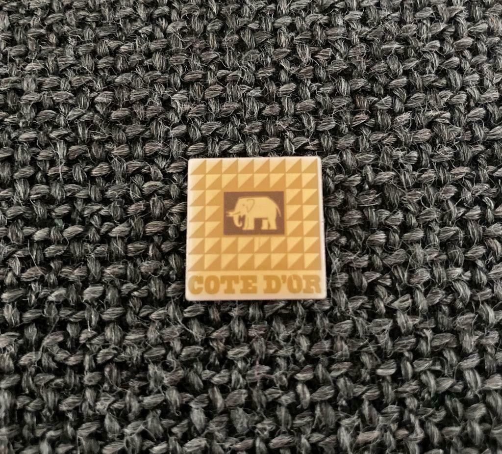 PIN - COTE D'OR - CHOCOLADE - CHOCOLAT, Envoi, Comme neuf, Marque, Insigne ou Pin's