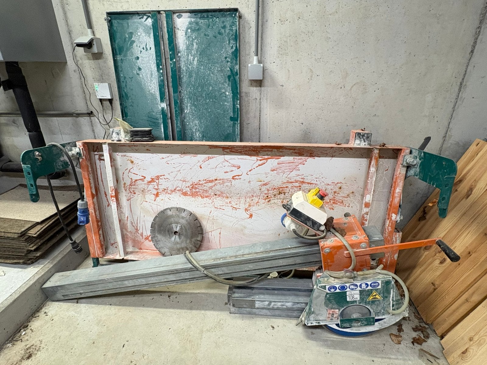 Tegelzaagmachine tem tegels 120cm, Doe-het-zelf en Bouw, Ophalen, Gebruikt
