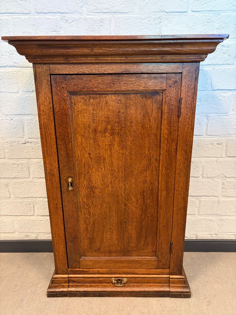 Oud antiek kastje met schuif (hoogte 97 cm en diepte 30 ), Antiek en Kunst, Ophalen