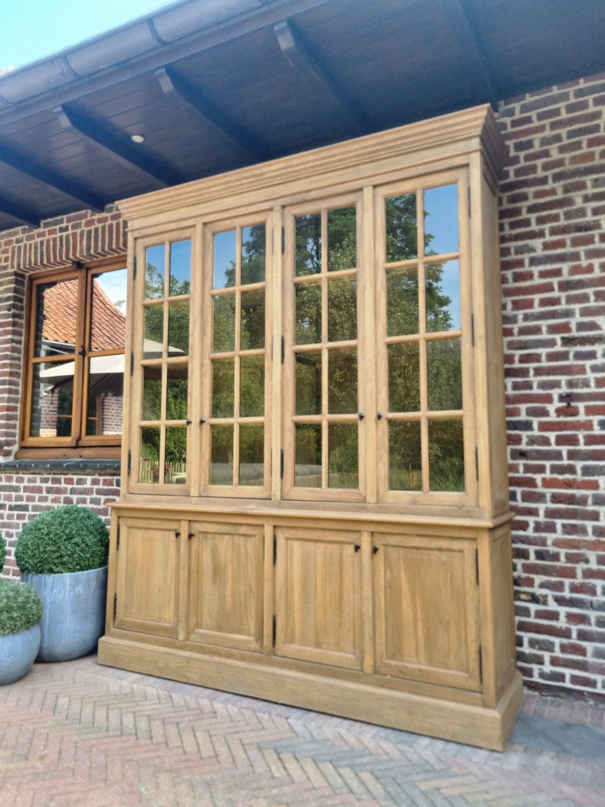 Eiken buffetkast/vitrinekast GRATIS LEVERING