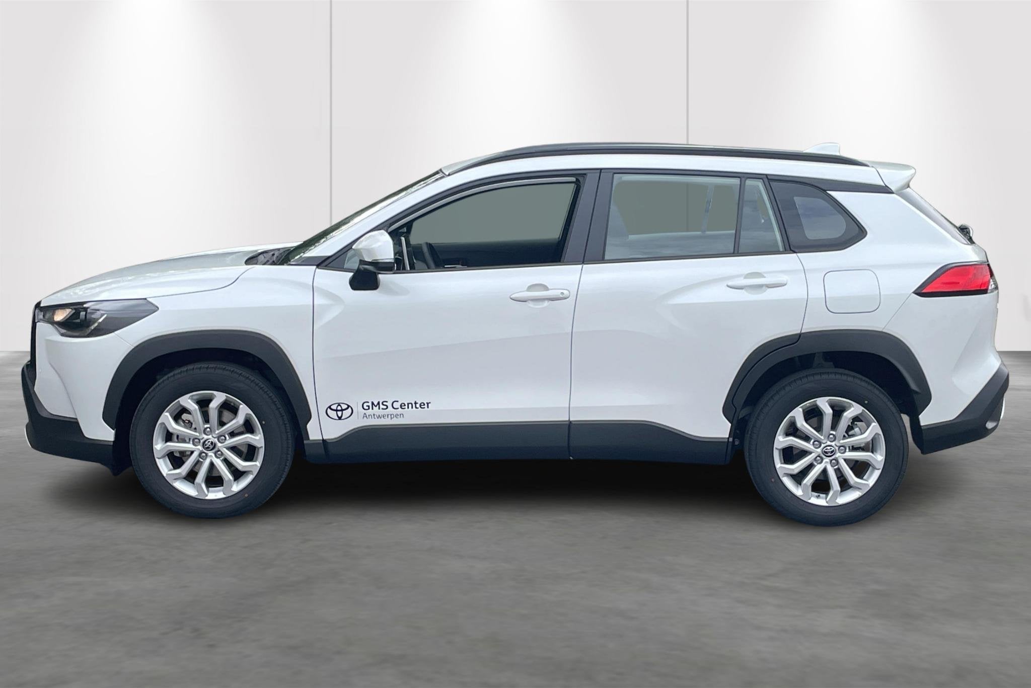 Toyota Corolla Cross 1.8 Hybrid Dynamic, Stof, Gebruikt, 750 kg, Wit