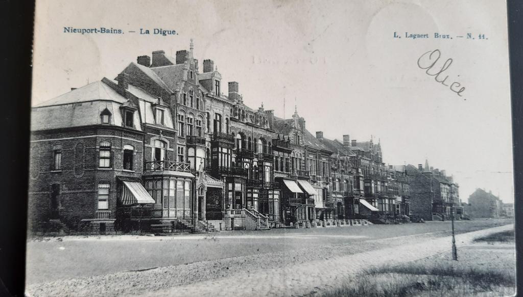 Carte postale NIEUWPOORT digue ZEEDIJK VILLAS années 1906, Enlèvement ou Envoi