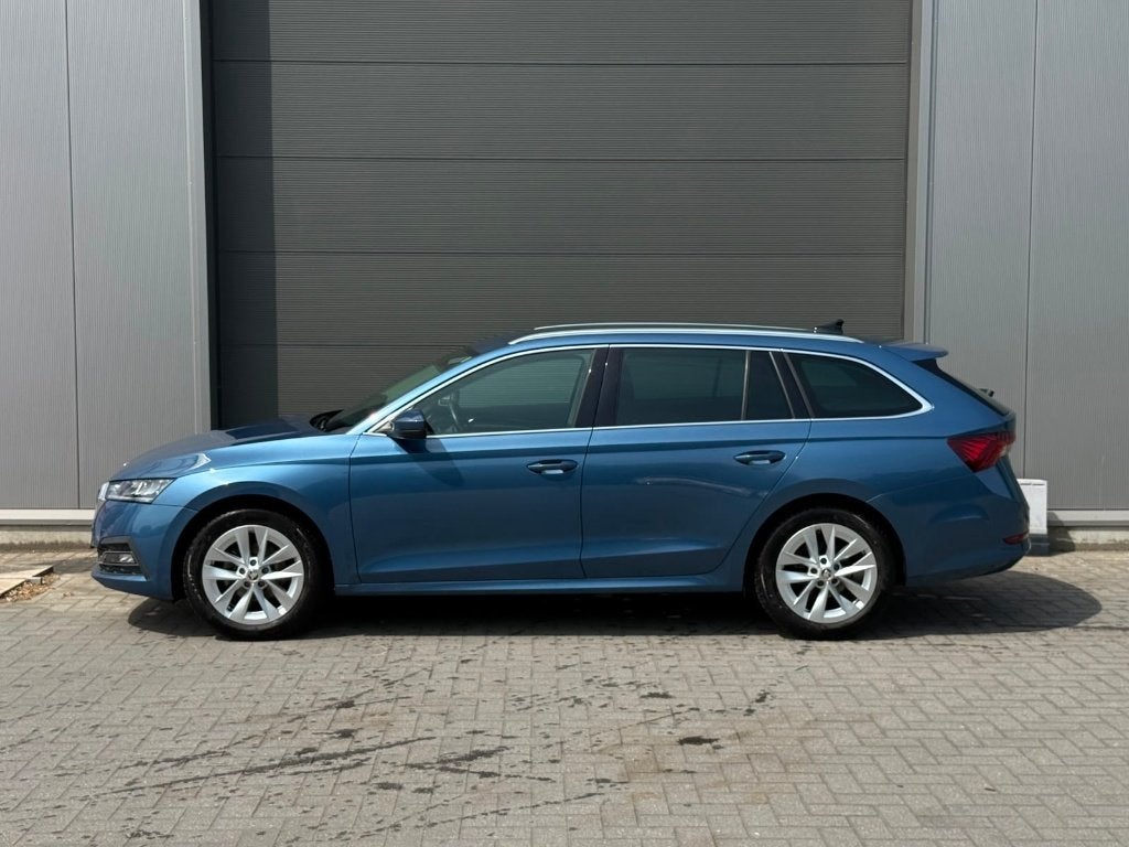 Skoda Octavia benzine camera, Auto's, Voorwielaandrijving, Stof, Blauw, https://public.car-pass.be/vhr/464994e6-8dd9-4df4-8268-29565620d971