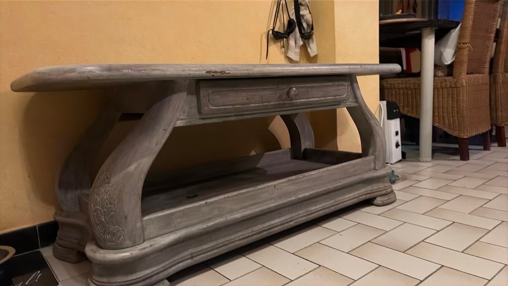 Table en chêne, Enlèvement