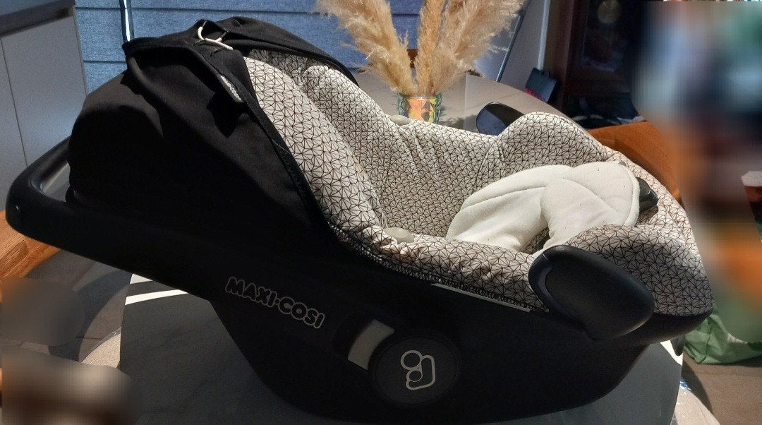 Maxi Cosi , heel proper , donker blauw, Kinderen en Baby's, Ophalen, Autogordel