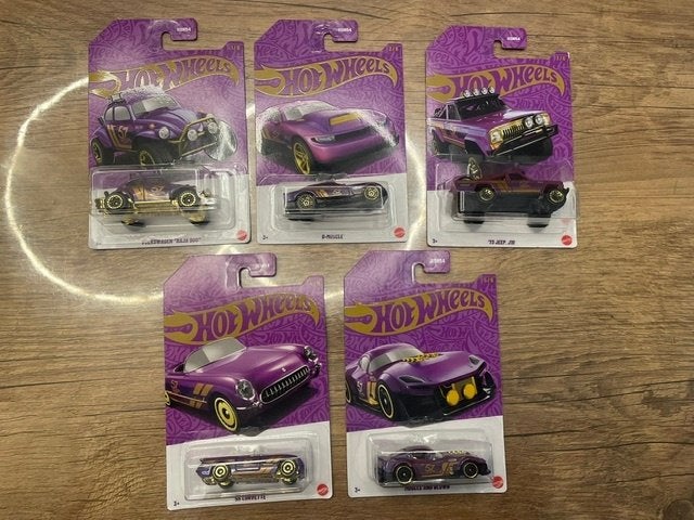 Hot wheels Pearl & chrome 57 thanniversary Purple & Gold 5/6, Enlèvement ou Envoi, Comme neuf