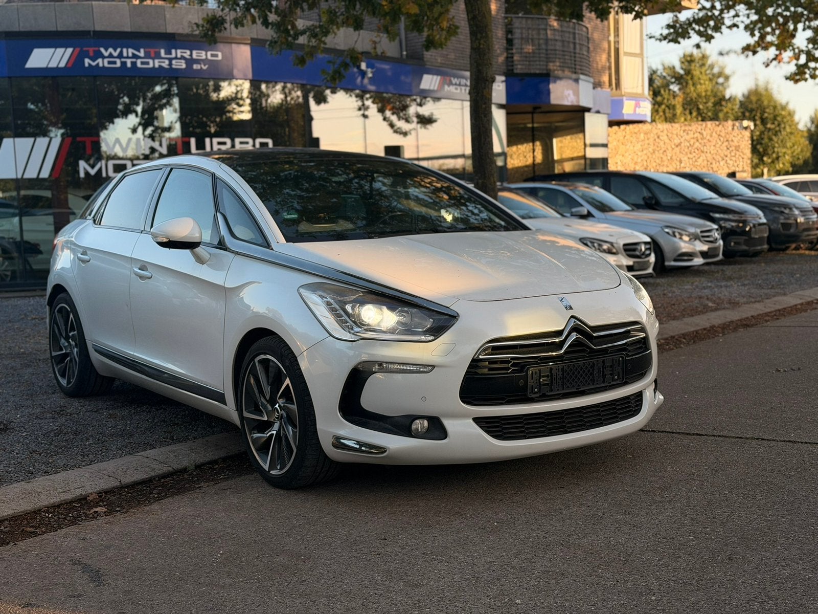 Citroen DS5 1.6, Auto's, Euro 5, Zwart, 4 cilinders, https://public.car-pass.be/vhr/3c6d99ab-a226-4c5a-bb15-c7a2041076f4