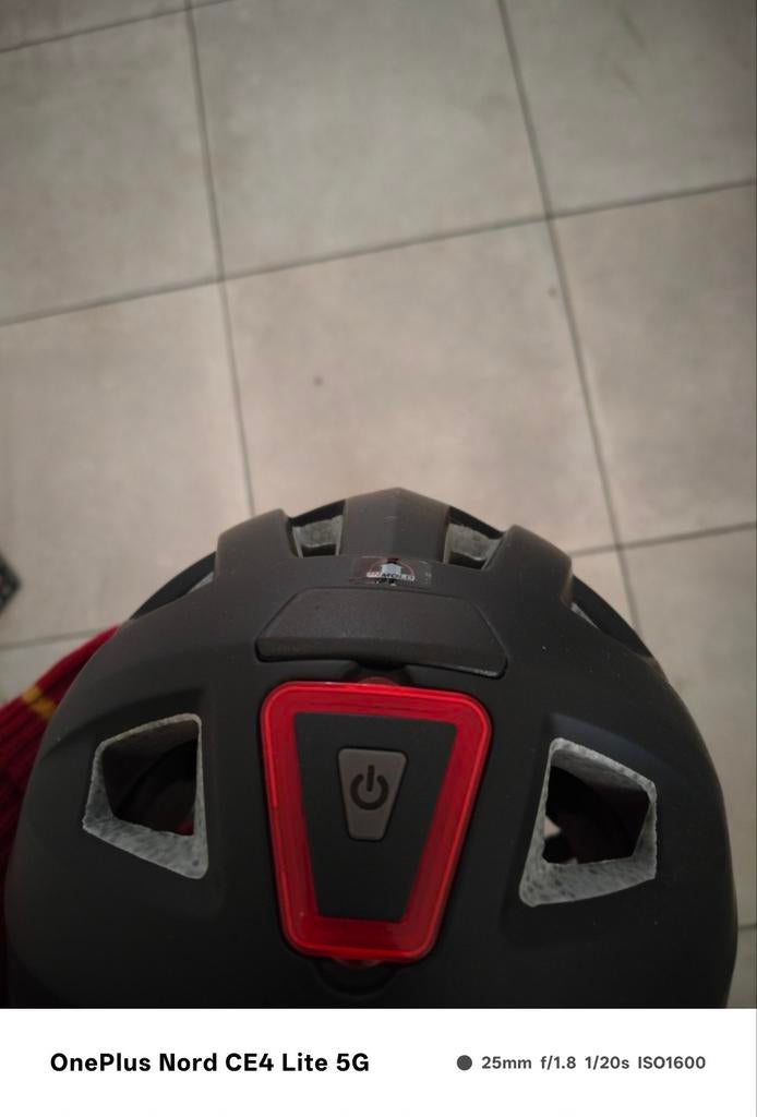 Casque a vendre, Vélos & Vélomoteurs, Trottinettes, Enlèvement