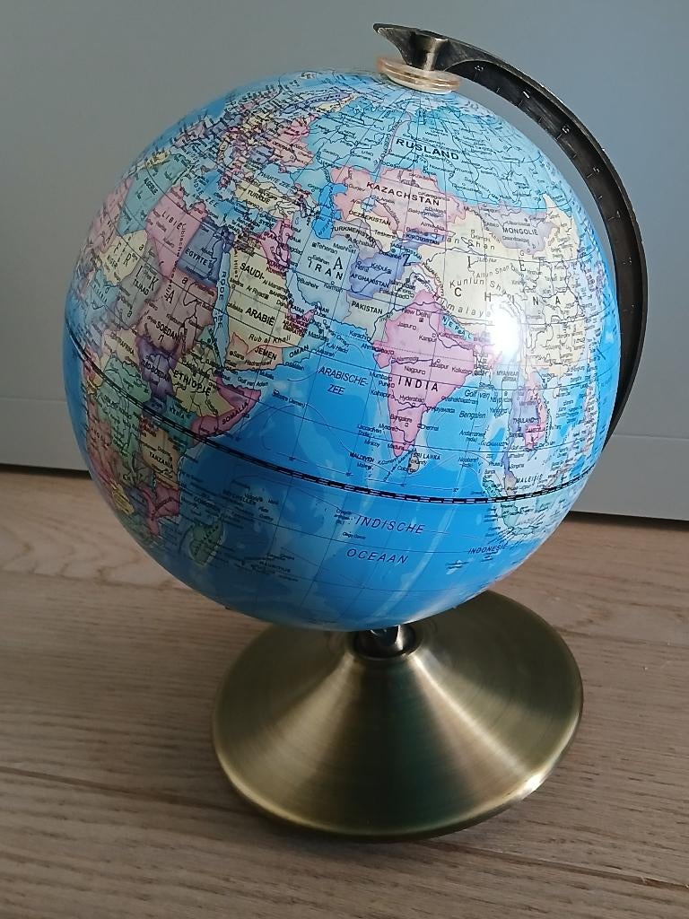 wereldbol dag en nacht (Buki), Ophalen, Zo goed als nieuw
