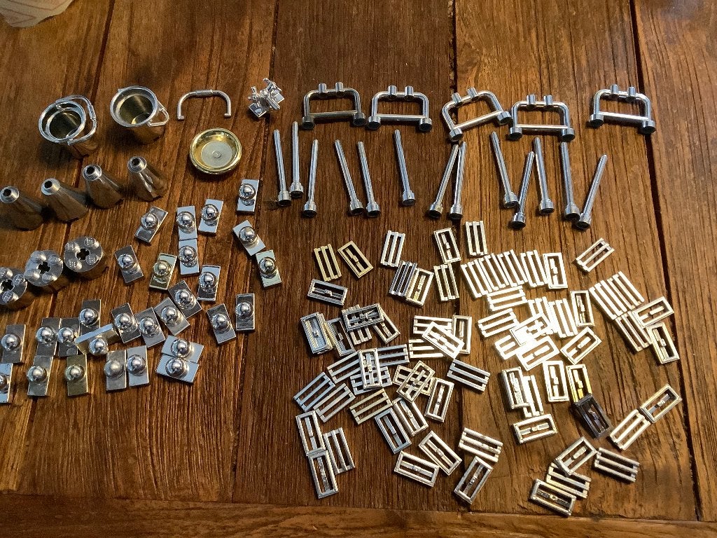 Lego stukken Chrome Silver en gold 132 st / 157-80, Enlèvement ou Envoi, Utilisé, Briques en vrac, Lego