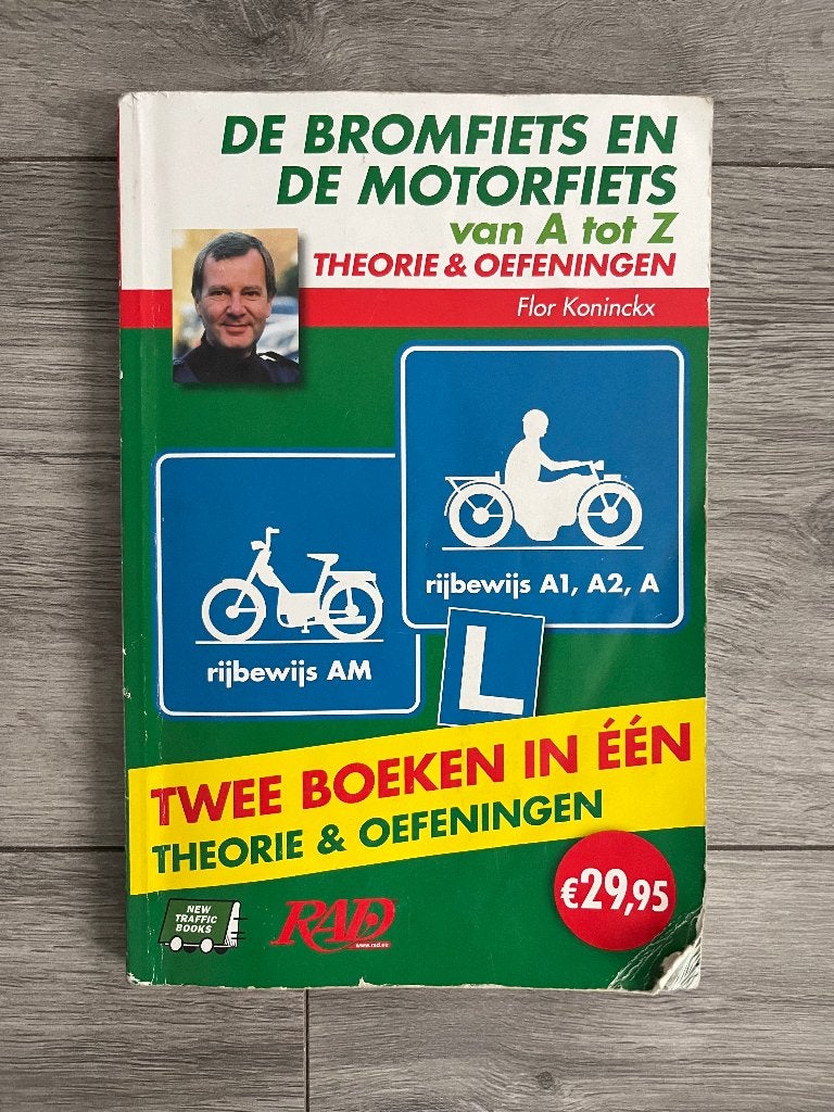 Theorieboek motor- brommerrijbewijs, Boeken, Ophalen of Verzenden, Gelezen