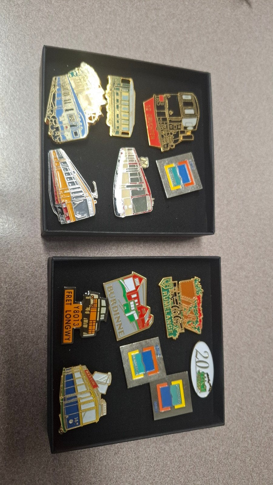 lot de 13 pin's, Enlèvement ou Envoi