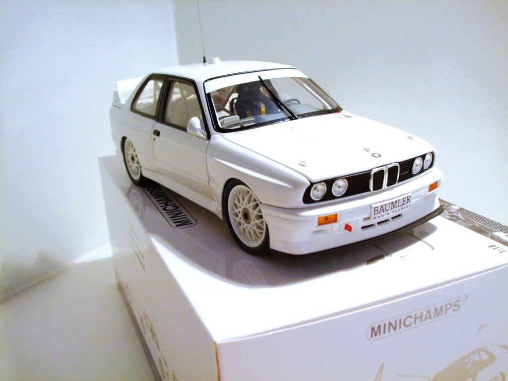 BMW M3 E30 Plain Body Version 1992 Limited 500 pcs 1/18, Hobby en Vrije tijd, Ophalen of Verzenden, Nieuw, Auto, MiniChamps