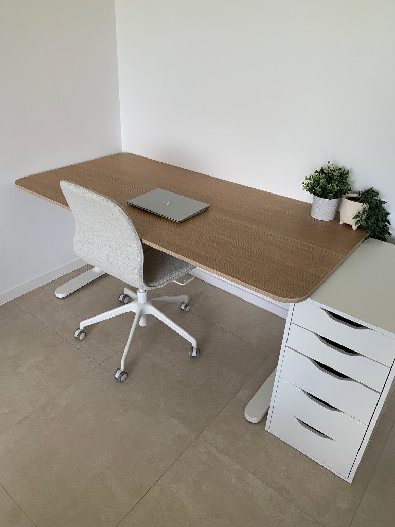 Bureau, bureaustoel en bureauladeblok, Huis en Inrichting, Bureaus, Zo goed als nieuw, Bureau-kast combinatie, IKEA, Scandinavisch