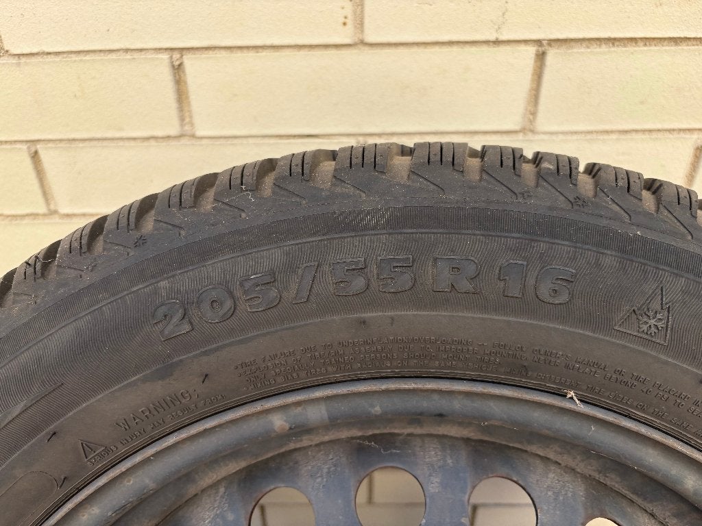 Winterbanden met stalen velgen 205/55 R16, Auto-onderdelen, Ophalen, Gebruikt, Velg(en), 16 inch