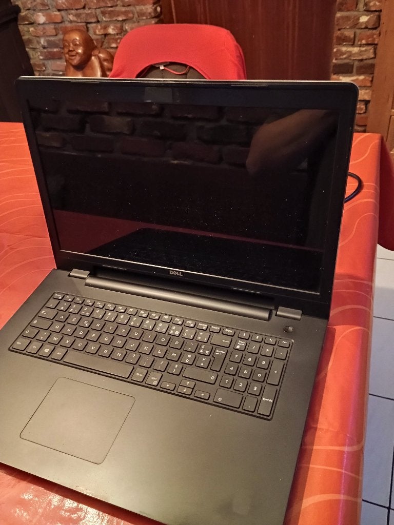DELL i3   17 inch, Computers en Software, Ophalen, Minder dan 4 GB, Minder dan 2 Ghz, Niet werkend