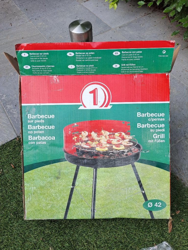 zomer ! compacte houtskoolbarbecue - prima staat, Ophalen, Gebruikt, Niet bekend, Met accessoires