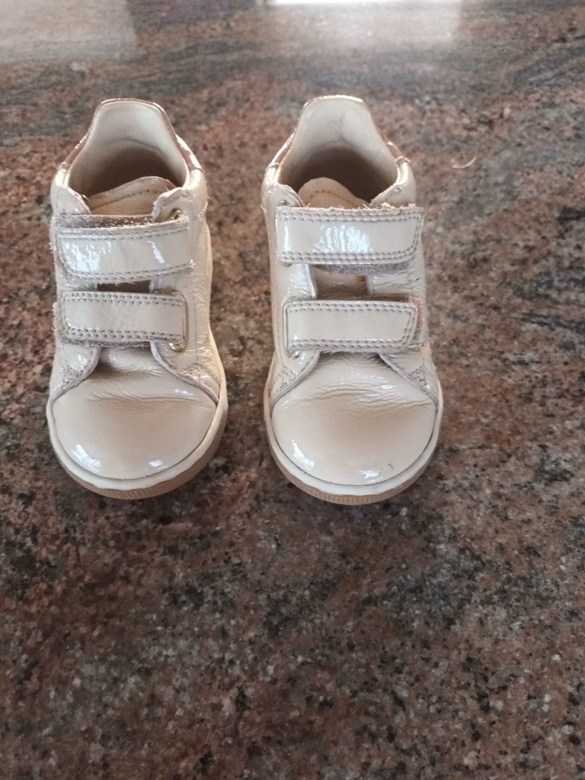 kinderschoenen maat 20 in zeer goede staat te koop voor 20eu, Kinderen en Baby's, Ophalen