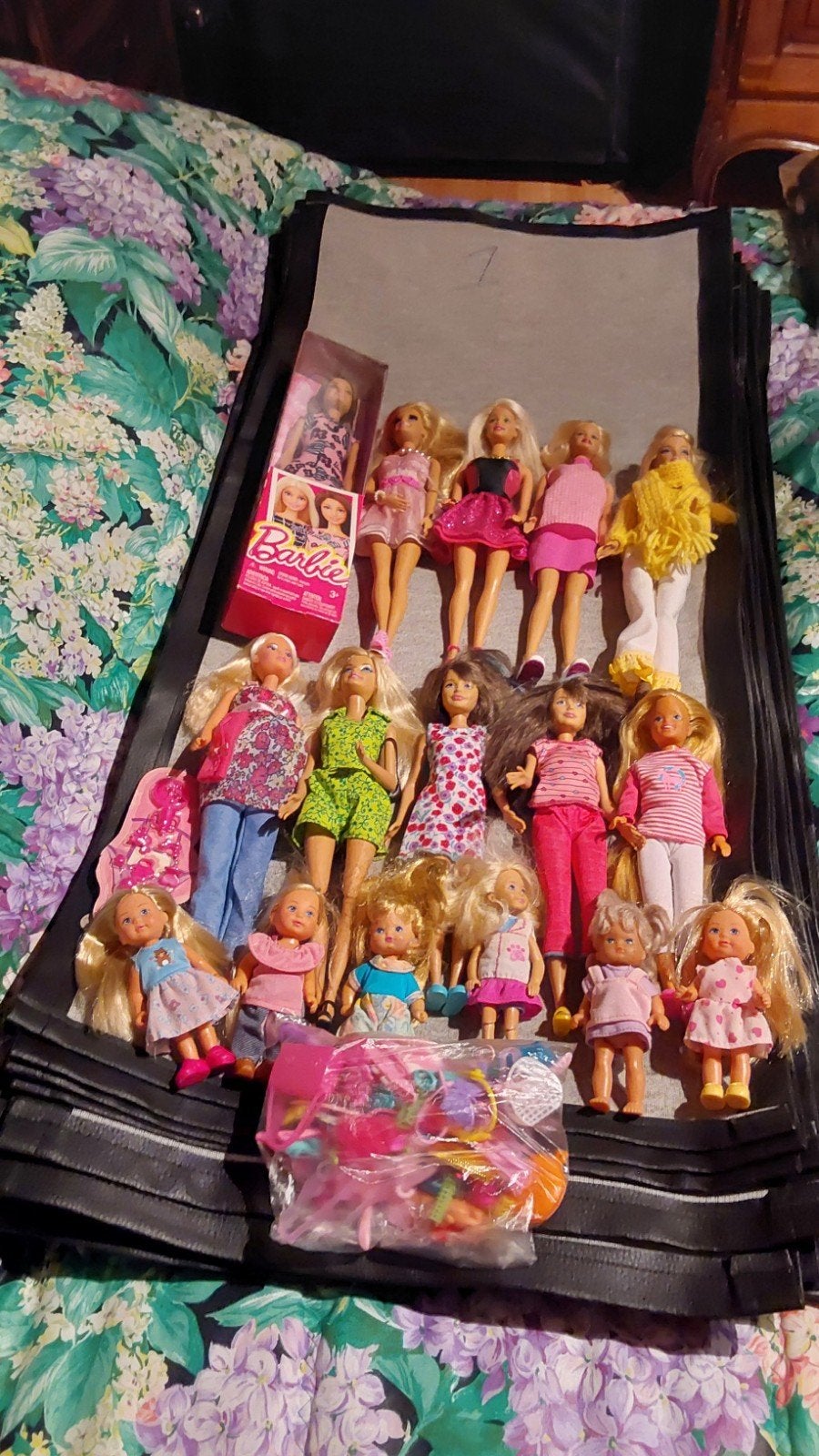 heel veel barbie popjes, Collections, Collections complètes & Collections, Enlèvement ou Envoi