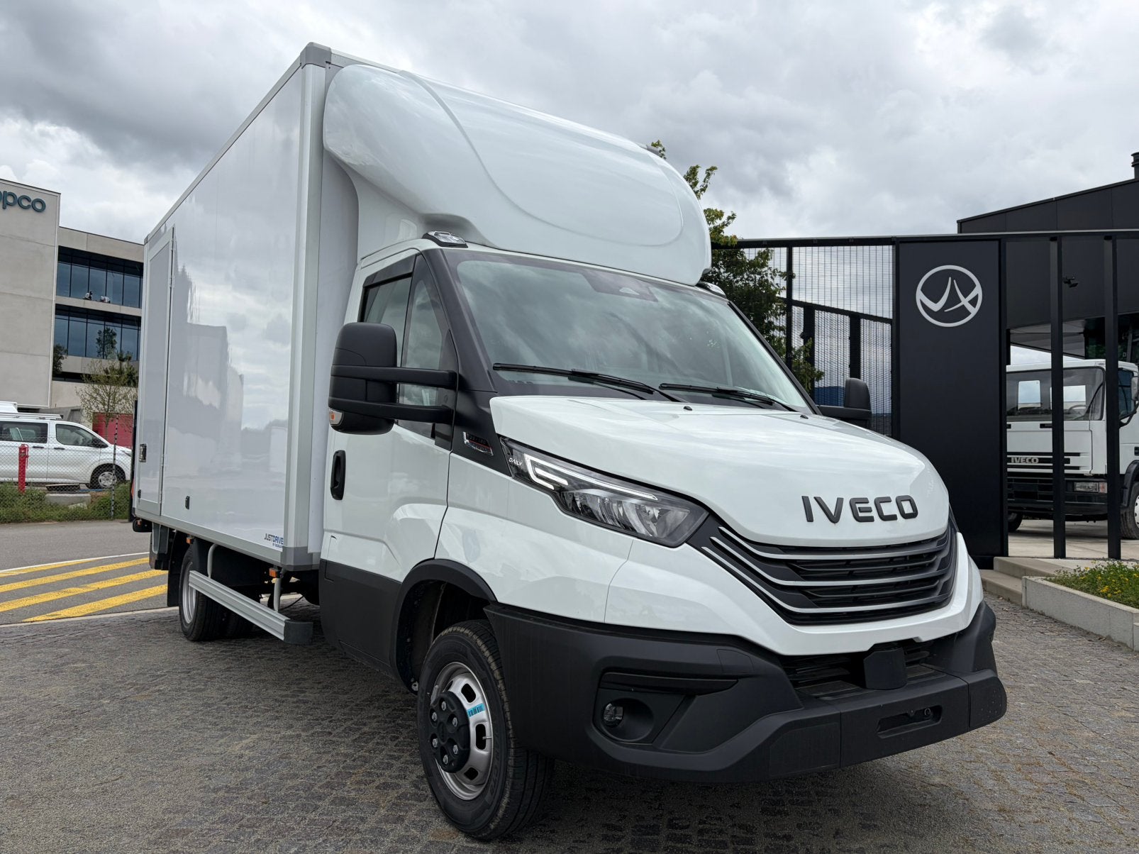 Iveco Daily Meubelbak vanaf 780€/maand, Auto's, Automaat, Iveco, Wit, Diesel