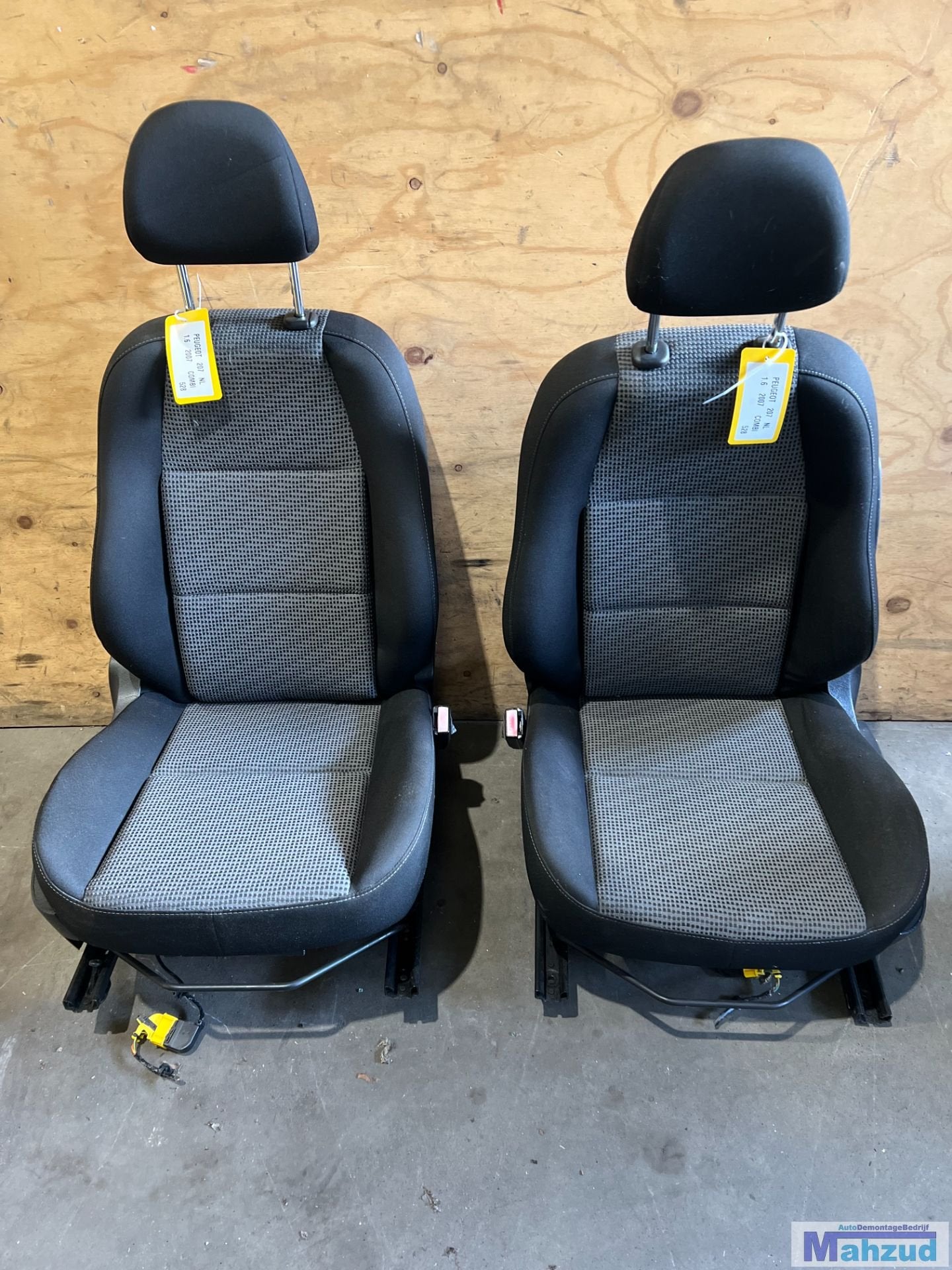 PEUGEOT 207 SW Zwart grijs interieur stoel bank 2007-2013, Auto-onderdelen, Taurusavenue 1
2132 LS  Hoofddorp, NL, Gebruikt, Contact.group@renault.com