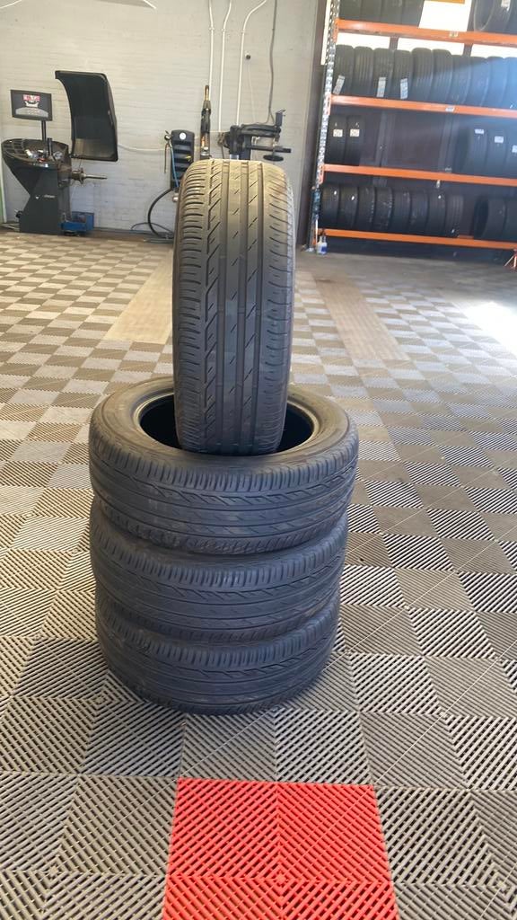 205/55/16-91v merk bridgestone zomer banden per stuk 40 eur, Enlèvement