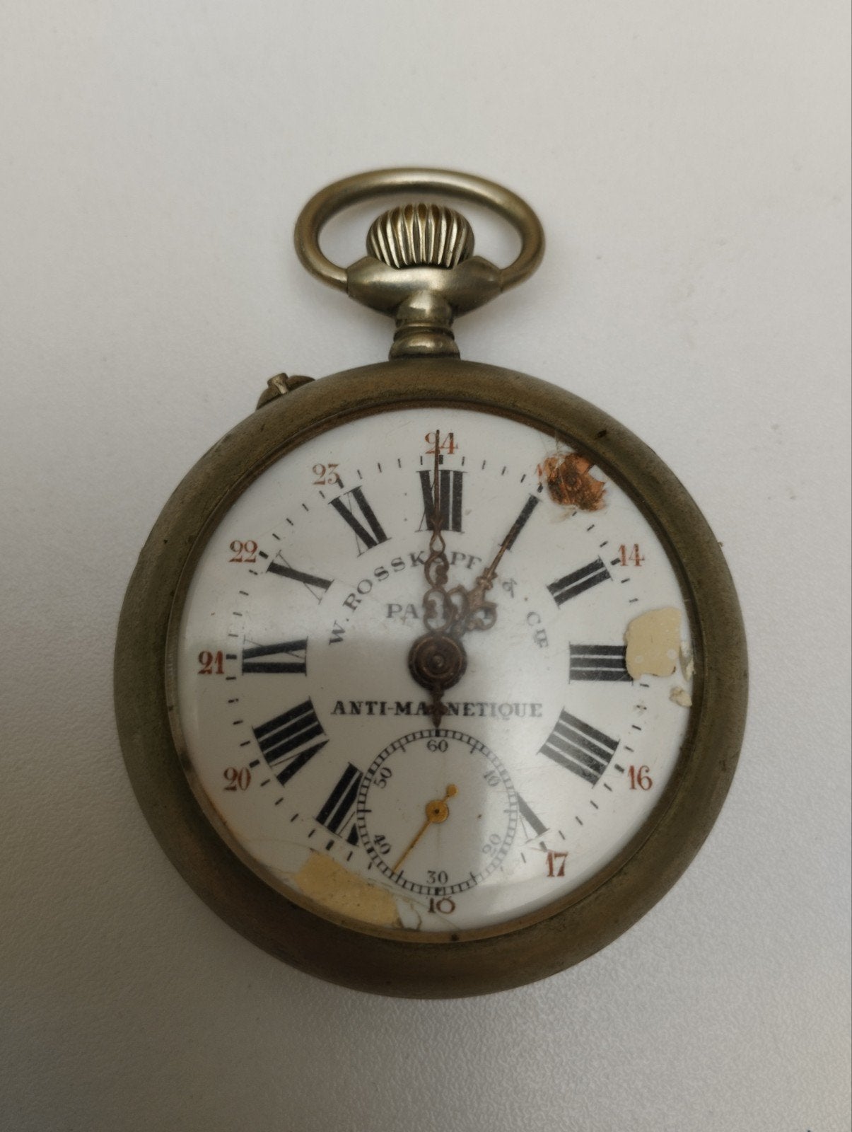 Een zakhorloge kleur wit en zilver ze werk wel niet, Enlèvement, Argent, Montre de poche