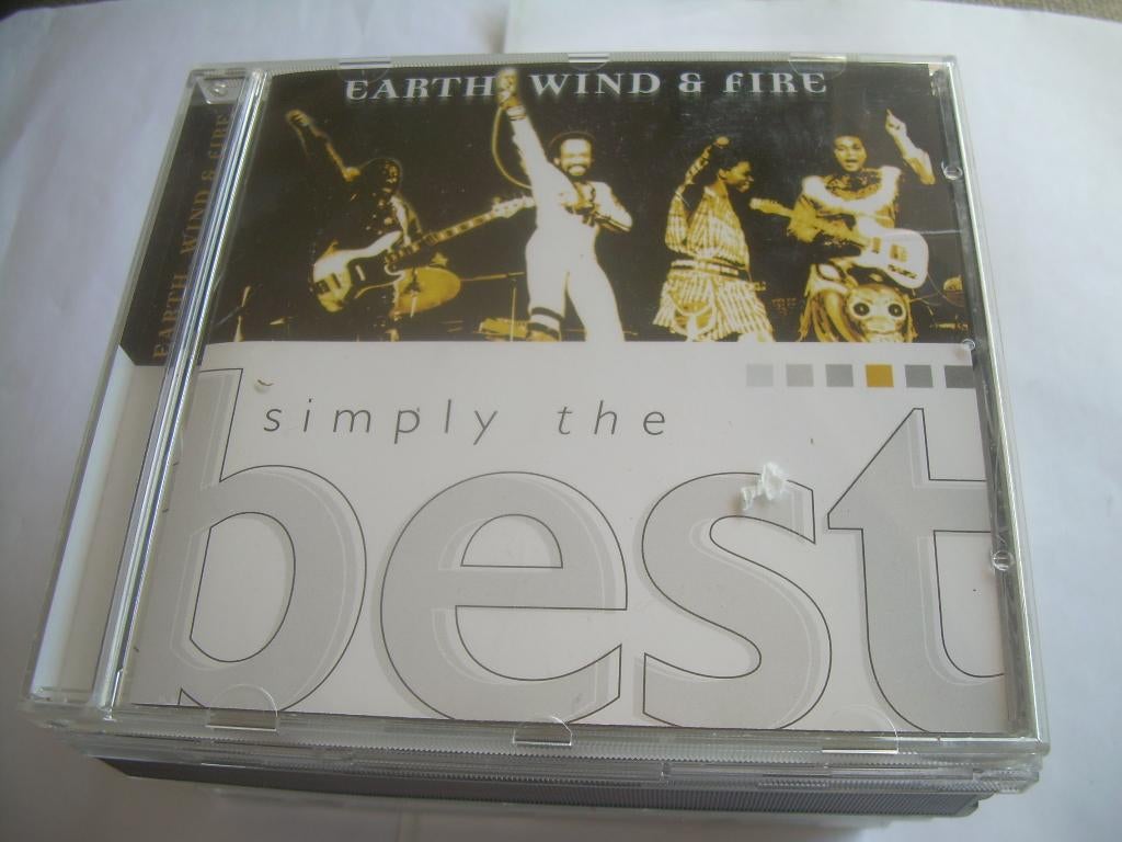 CD - EARTH WIND & FIRE  - THE BEST, Ophalen of Verzenden, Zo goed als nieuw, Disco