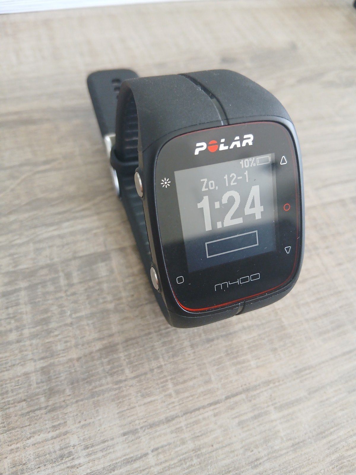 Polar M400 Black, Sports & Fitness, Cardiofréquencemètres, Enlèvement, Utilisé, Polar, Avec ceinture thoracique
