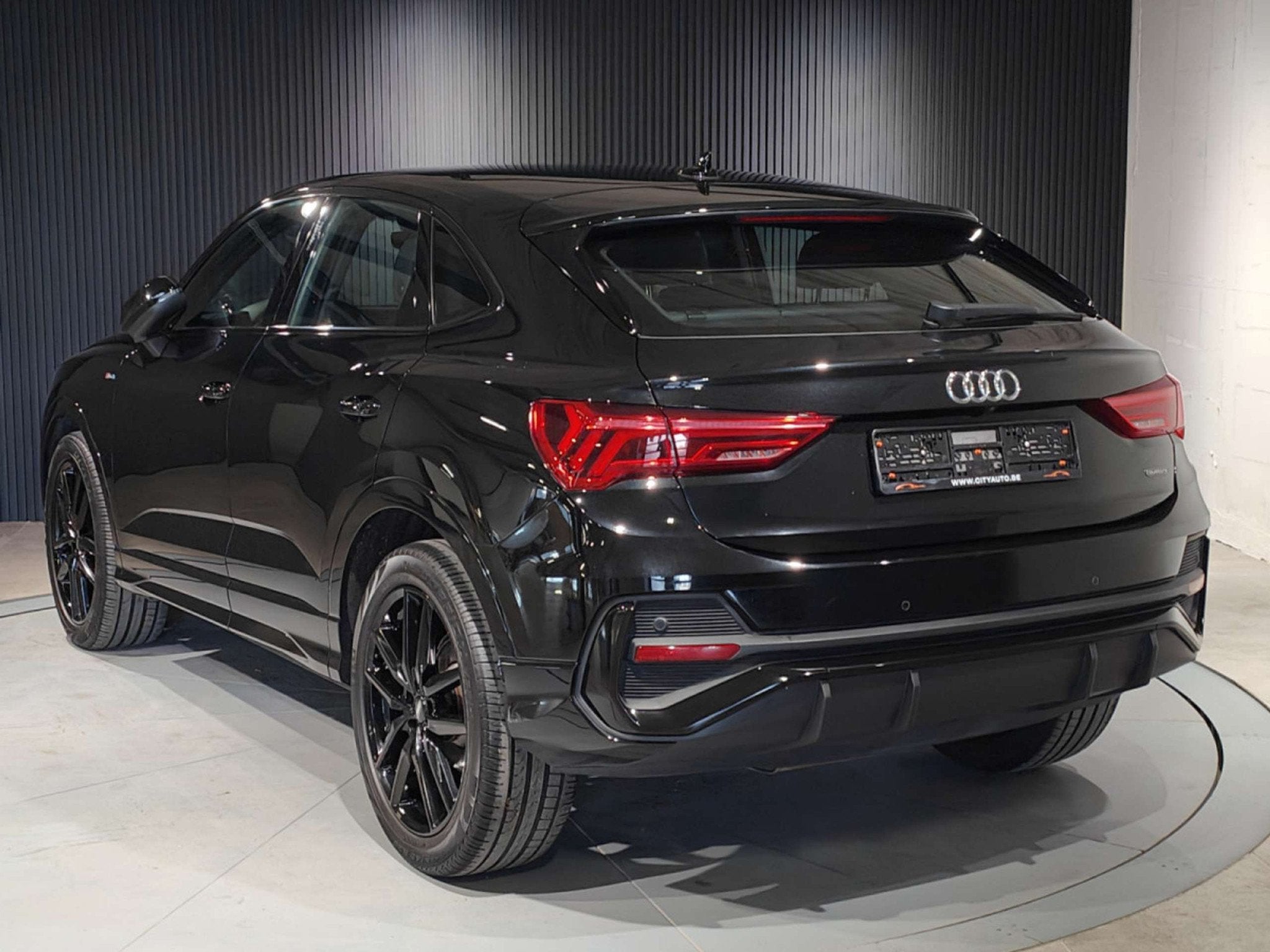 Audi Q3 Q3 SPORTBACK 40 TDI QUATTRO S-TRONIC S-LINE CAMERA, Auto's, Automaat, Gebruikt, Zwart, Particulier