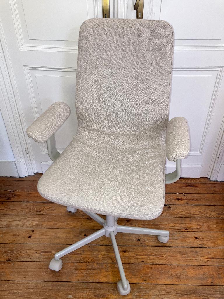 IKEA MULLFJÄLLET – Fauteuil de bureau/conférence, Ophalen, Gebruikt, 75 tot 100 cm, Metaal