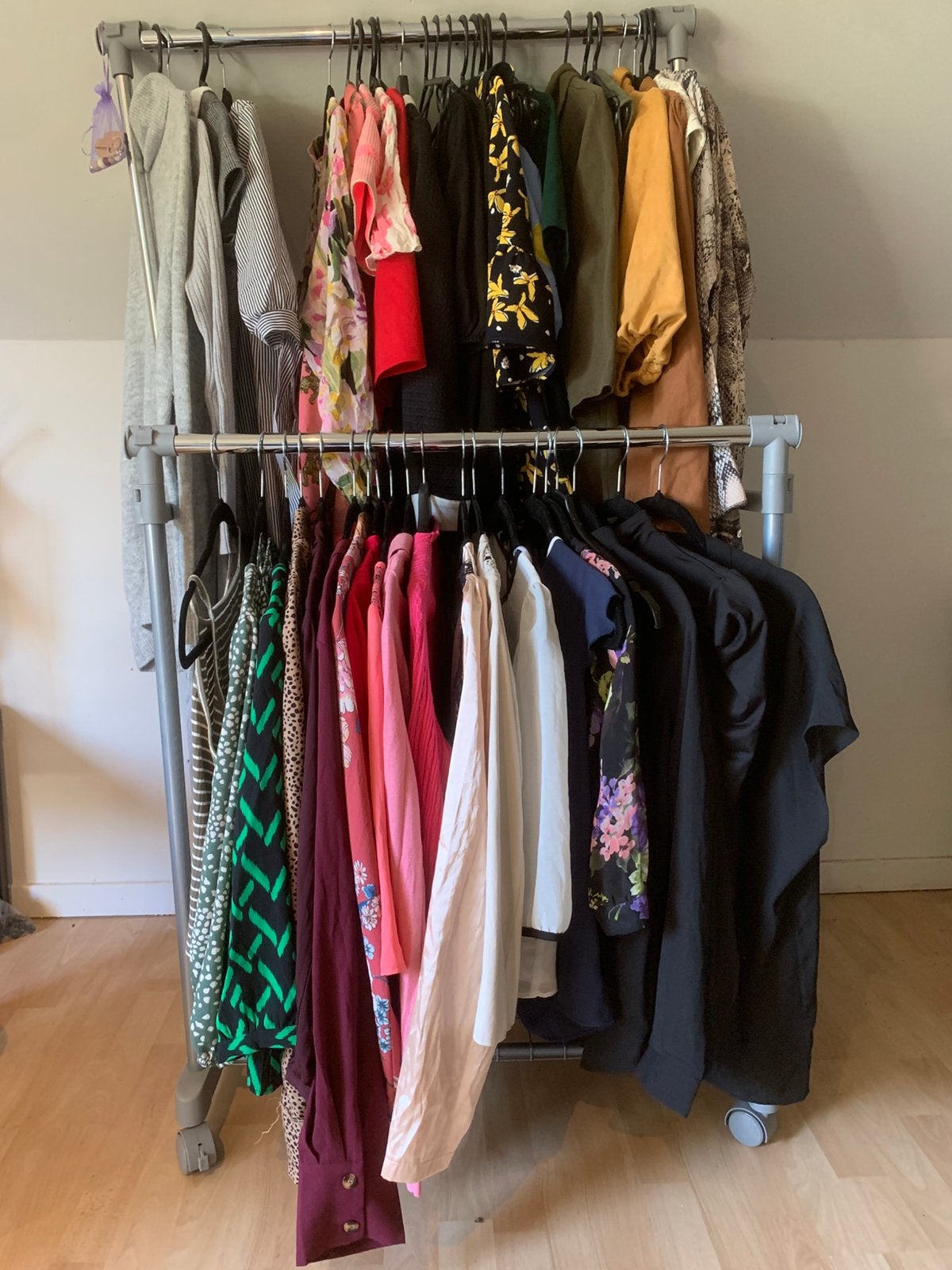 Dameskleding partij, Zakelijke goederen, Stock en Retail | Partijen goederen, Ophalen of Verzenden, Textiel